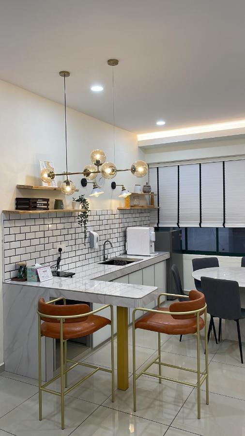Gracious ~ Walking Distance To See, Shop And Eat Malacca Exterior photo