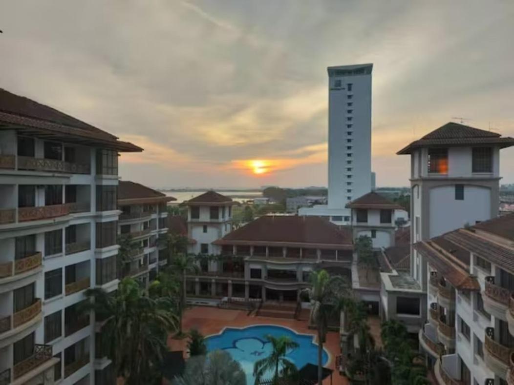 Gracious ~ Walking Distance To See, Shop And Eat Malacca Exterior photo